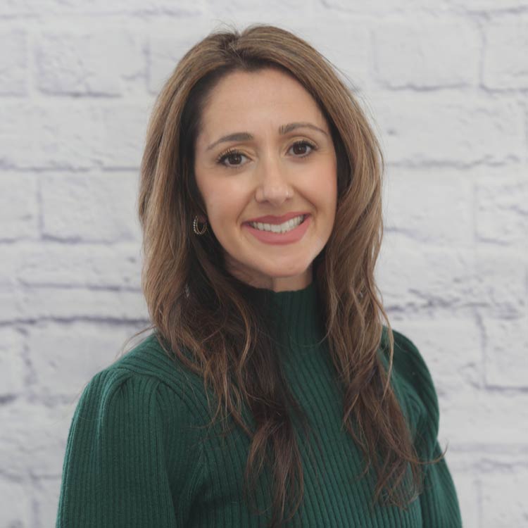Christina Russell, MFT-Intern